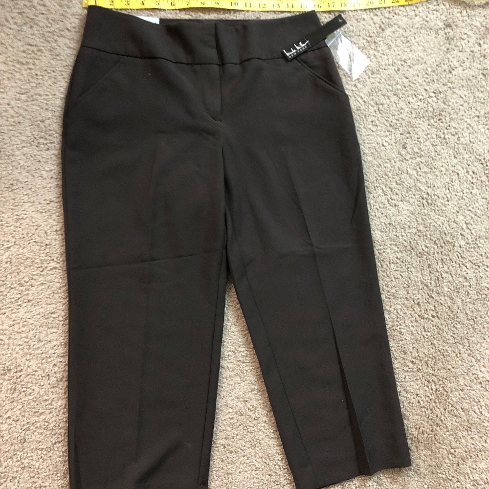 Nicole Miller New York Brown  Stretch Capris